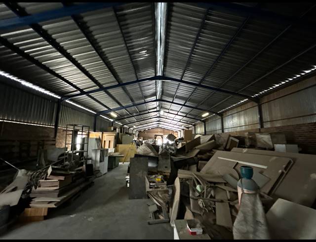 700M² WAREHOUSE TO LET IN KEW